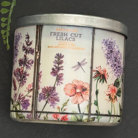 BBW Fresh Cut Lilacs Bath & Body Works 3 Wick Candle - Picture 5 of 10